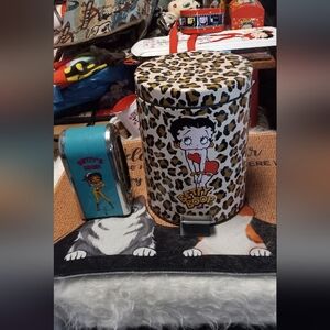 Betty Boop Small Trash Can